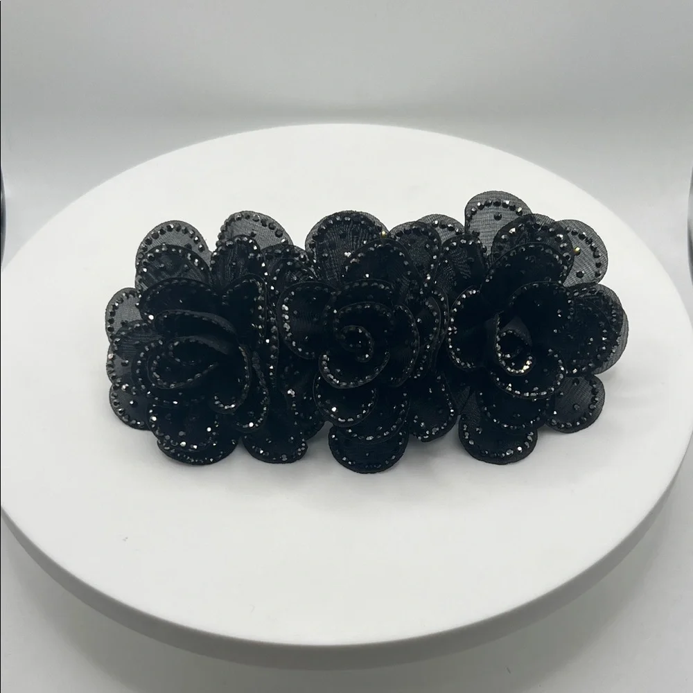 783. Elegant Black Floral Hair Clip